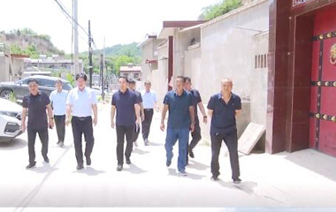 牛永福檢查地質(zhì)災(zāi)害防治工作
